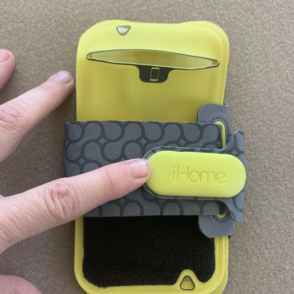 iHome Arm Band Case Running Gym Sports Exercise iPhone 6 6S Yellow Flip - Picture 4 of 11